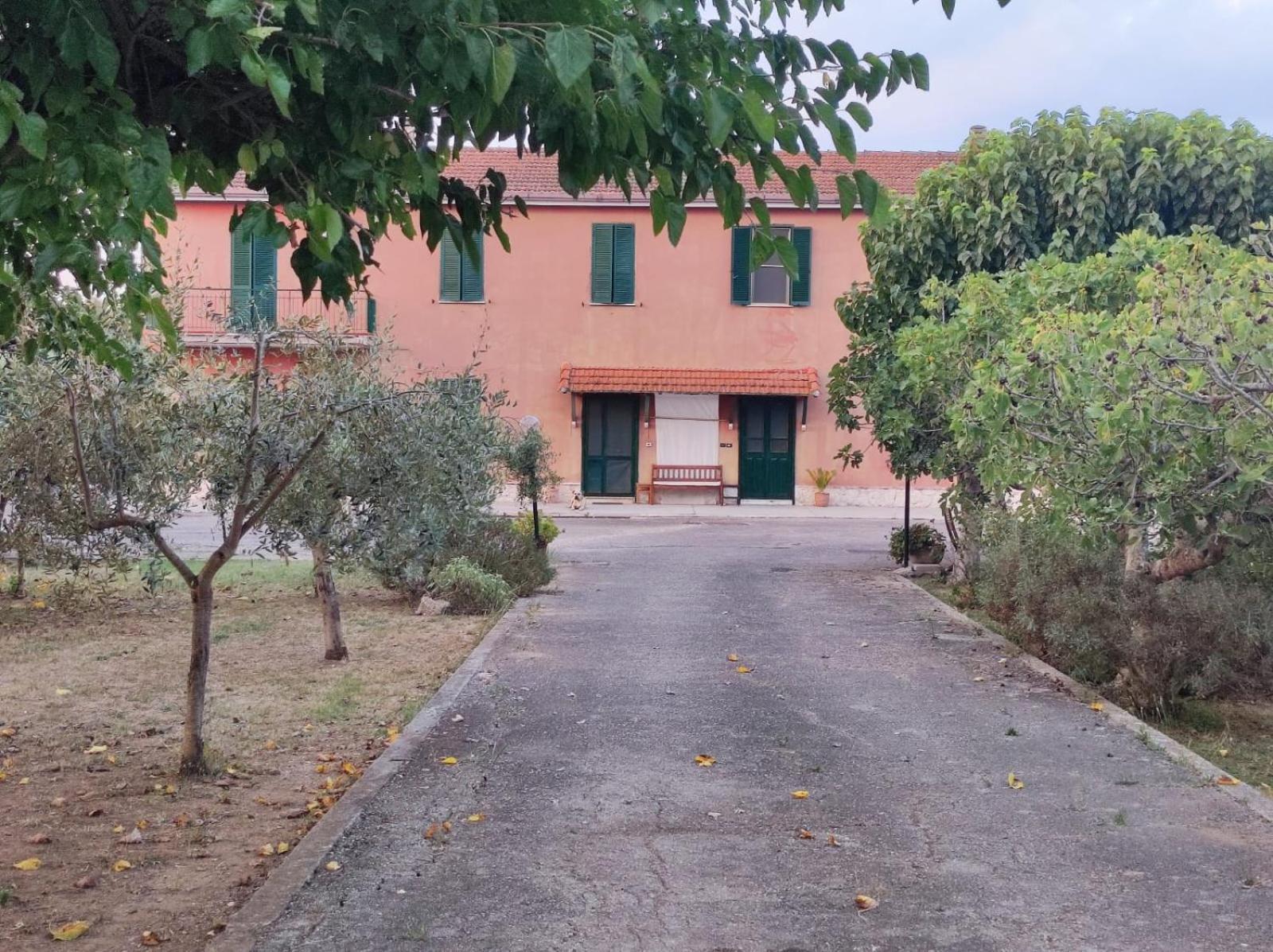 Хостел Eco House San Michele Borgo San Michele  Экстерьер фото